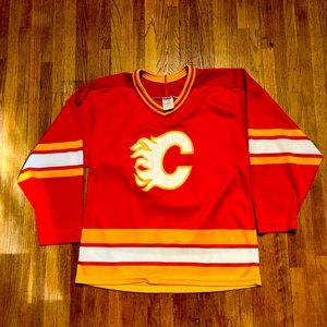 Vintage 80s CCM/NHL Calgary Flames Jersey Size medium